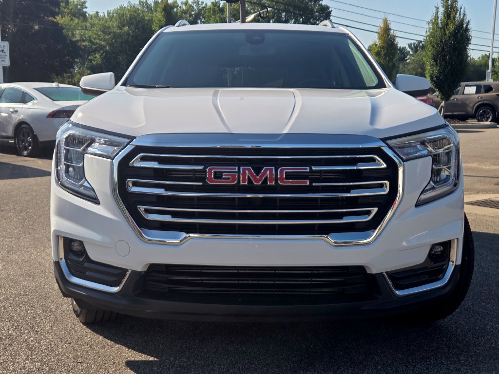 Used 2024 GMC Terrain SLT AWD/4WD image 11