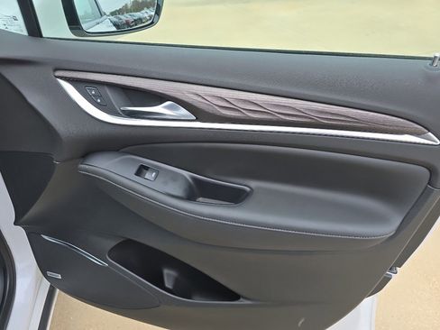 Used 2022 Buick Enclave Avenir w/ Avenir Technology Package image 16