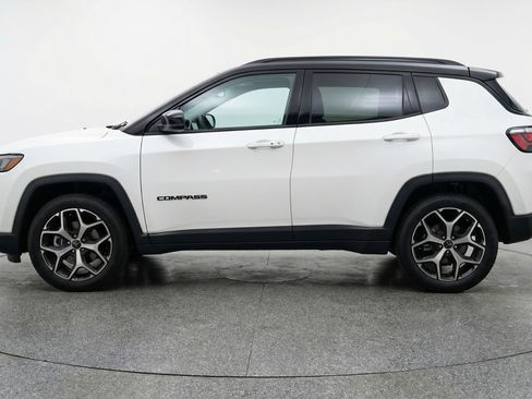 Used 2025 Jeep Compass Limited image 5