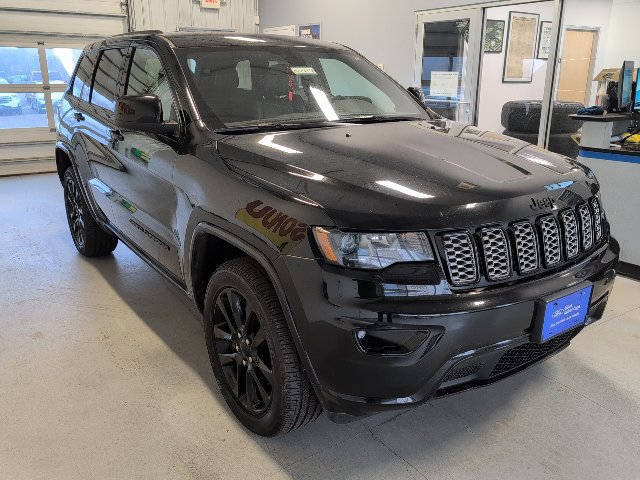 Used 2021 Jeep Grand Cherokee Laredo X AWD/4WD image 7