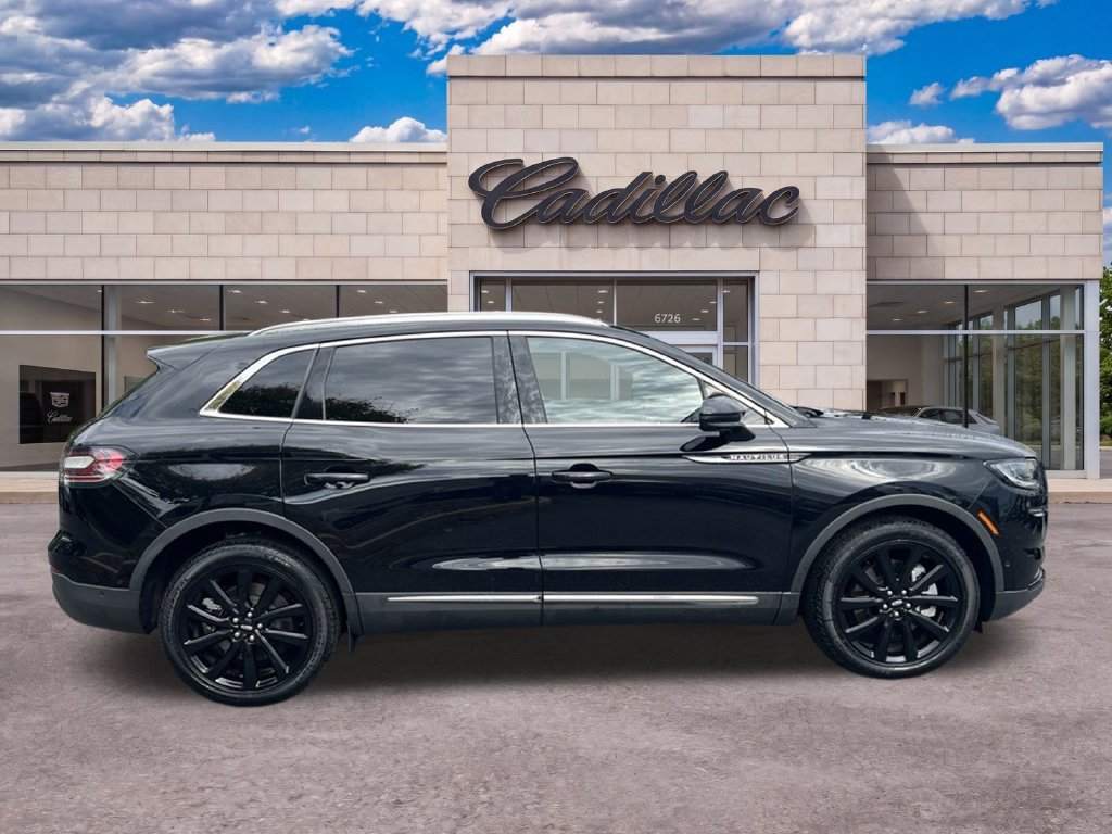 Used 2023 Lincoln Nautilus Reserve w/ Equipment Group 202A AWD/4WD image 4