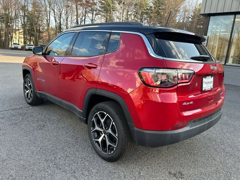 Used 2026 Jeep Compass Limited AWD/4WD image 7
