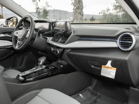 New 2026 Chevrolet Trax LT w/ Driver Confidence Package image 35