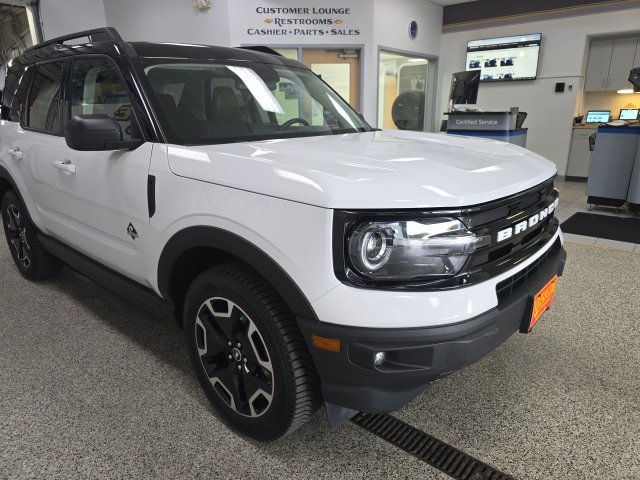 Used 2021 Ford Bronco Sport Outer Banks w/ Outer Banks Package AWD/4WD image 3