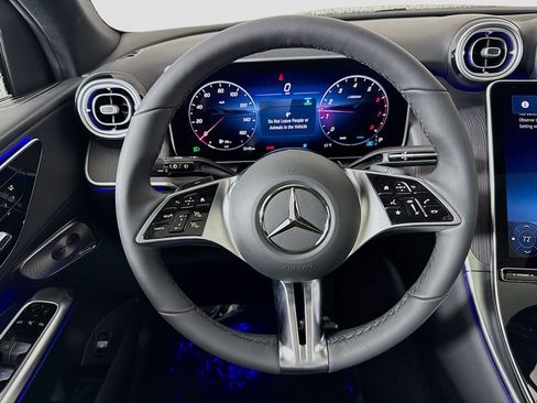 Used 2026 Mercedes-Benz GLC 300 4MATIC image 11