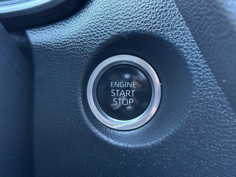 Used 2023 Toyota Corolla Cross XLE image 21