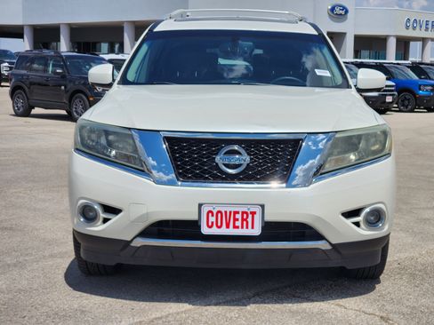 Used 2016 Nissan Pathfinder Platinum w/ Cargo Package FWD image 2