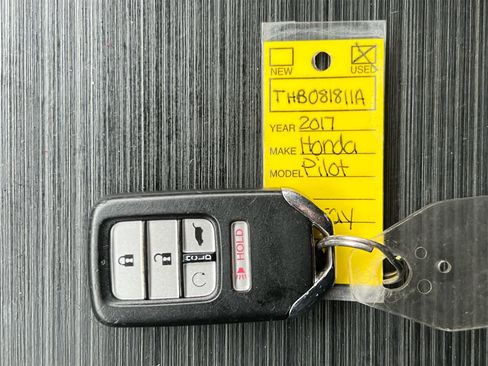 Used 2017 Honda Pilot Touring image 36