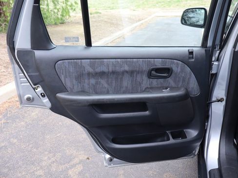 Used 2004 Honda CR-V LX image 24