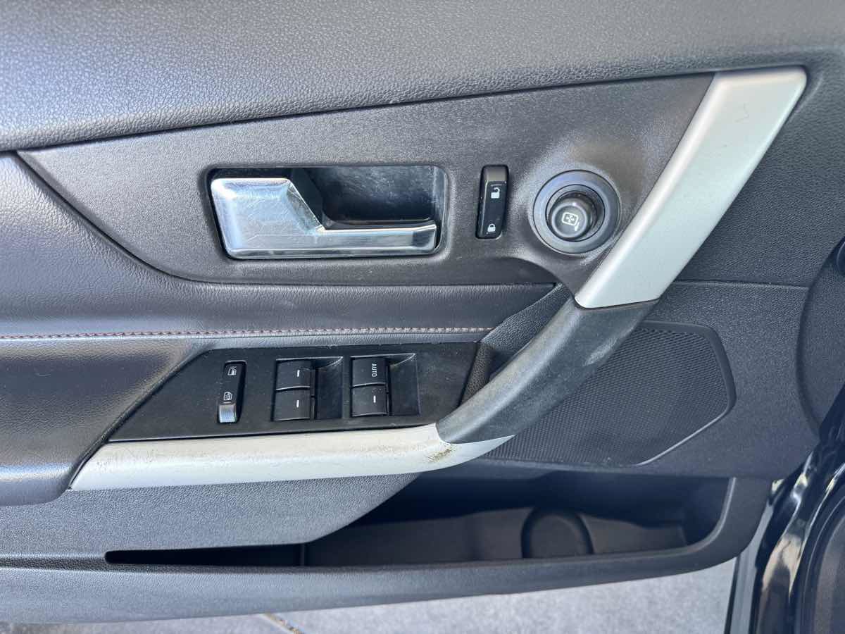 Used 2013 Ford Edge SEL FWD image 41