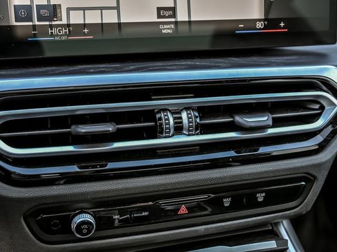 Used 2023 BMW 330i xDrive 330i xDrive image 24