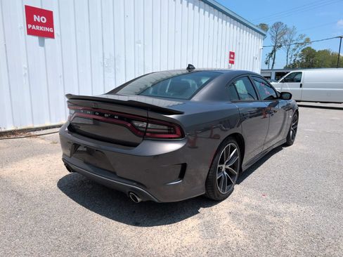 Used 2016 Dodge Charger R/T Scat Pack w/ Beats Audio Group RWD image 8