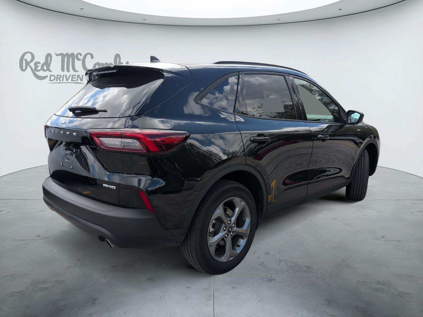 Certified 2025 Ford Escape ST-Line AWD/4WD image 5