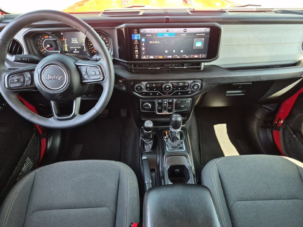 Used 2025 Jeep Wrangler Unlimited Sport AWD/4WD image 26