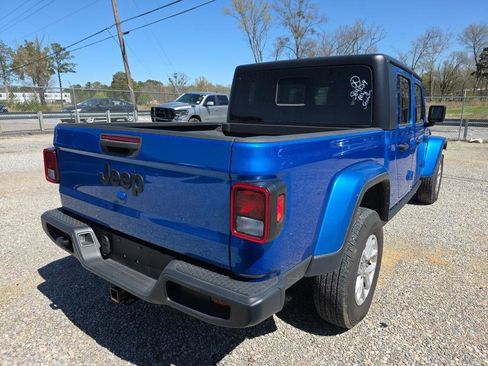 Used 2023 Jeep Gladiator Sport image 9
