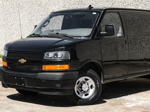 Used 2021 Chevrolet Express 2500 w/ Driver Convenience Package RWD image 7