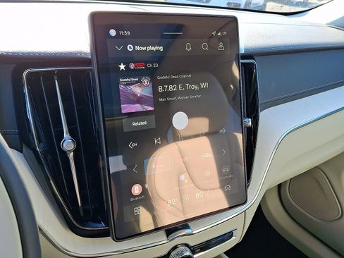 New 2026 Volvo XC60 B5 Ultra w/ Protection Package Premier image 16