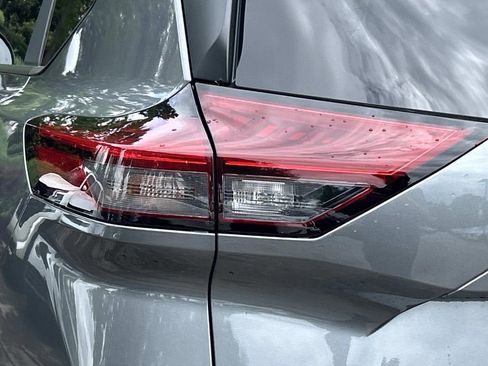 Certified 2025 Nissan Rogue S FWD image 12