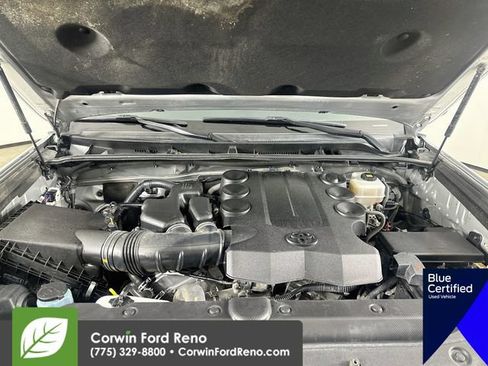 Used 2018 Toyota 4Runner TRD Off-Road AWD/4WD image 32