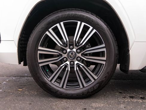 Used 2024 Lexus LX 600 4WD w/ Appearance Package image 11