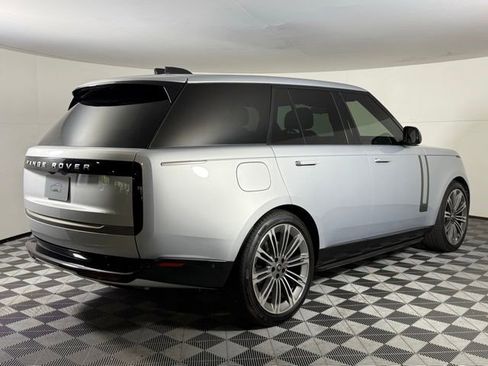 New 2025 Land Rover Range Rover SE image 8