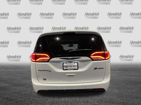 Used 2020 Chrysler Pacifica Limited w/ Advanced Safetytec Group image 9