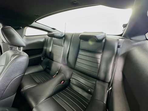 Used 2011 Ford Mustang Premium image 20