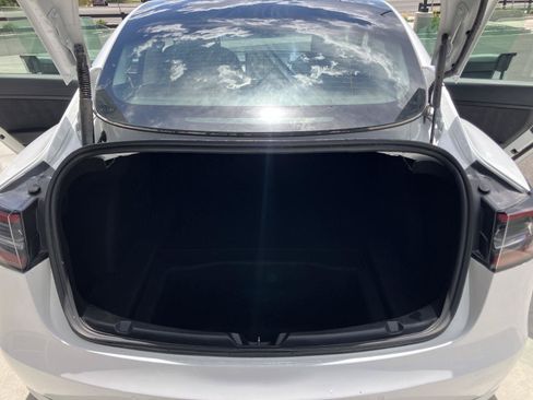 Used 2022 Tesla Model 3 Long Range AWD/4WD image 16