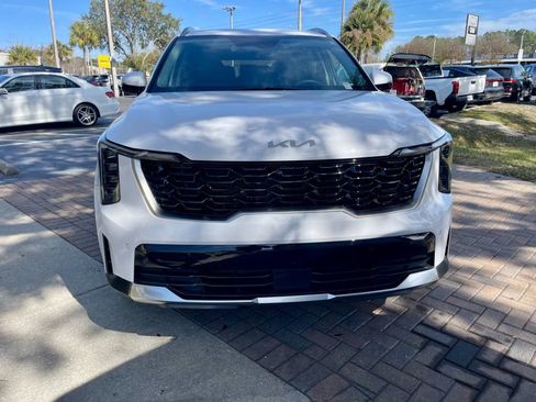 Used 2025 Kia Sorento S image 9