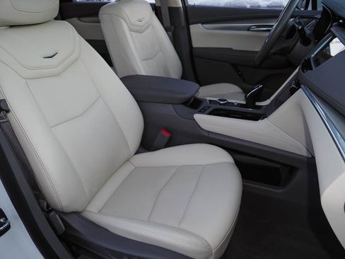 Used 2023 Cadillac XT5 Premium Luxury w/ Technology Package image 21