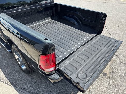 Used 2018 RAM 1500 Express w/ Express Value Package AWD/4WD image 17
