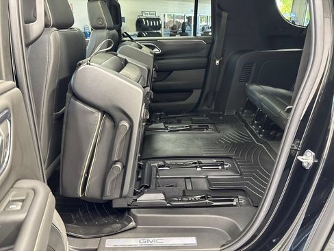 Used 2022 GMC Yukon XL SLT w/ SLT Premium Package AWD/4WD image 54