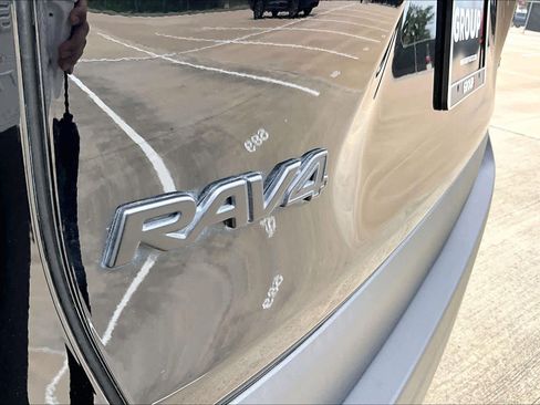 Used 2024 Toyota RAV4 XLE Premium FWD image 31