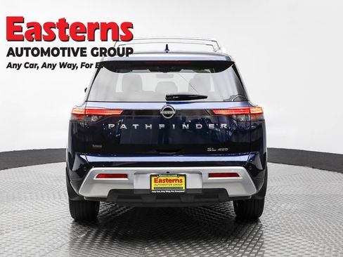 Used 2024 Nissan Pathfinder SL AWD/4WD image 6