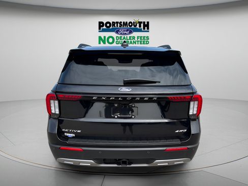 Used 2026 Ford Explorer Active w/ Active Comfort Package AWD/4WD image 16