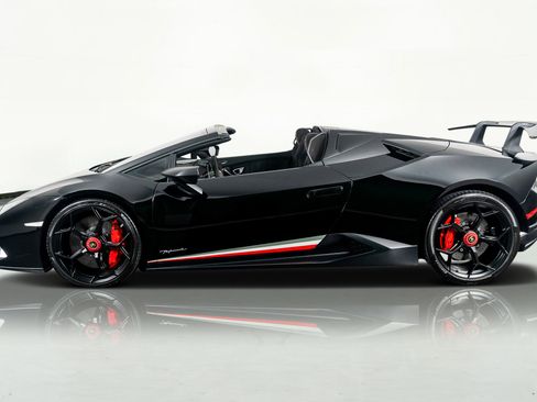 Used 2018 Lamborghini Huracan Performante image 17