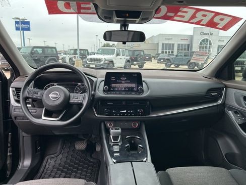 Used 2022 Nissan Rogue SV image 39