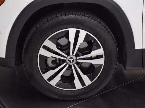 Certified 2025 Mercedes-Benz GLB 250 image 11