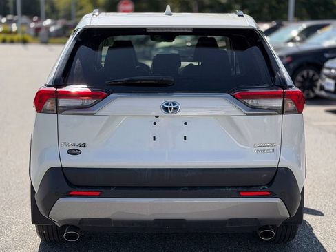 Used 2022 Toyota RAV4 Limited AWD/4WD image 4