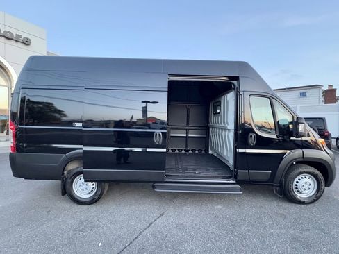 Used 2025 RAM ProMaster 3500 w/ Safety Group image 11