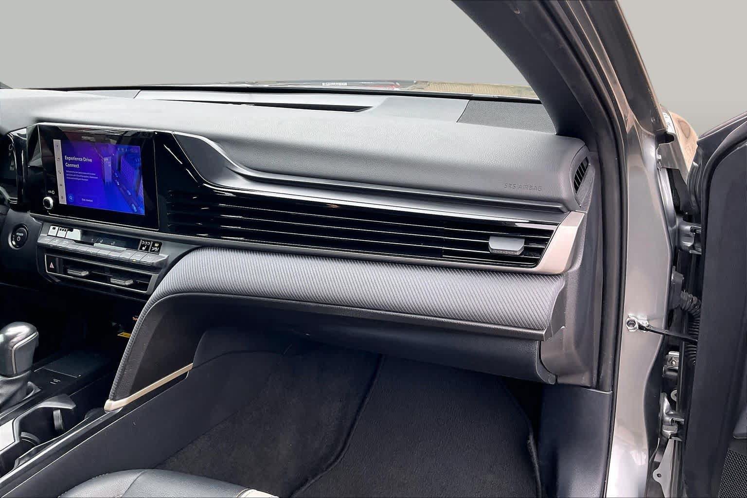 Used 2025 Toyota Camry SE w/ Convenience Package AWD/4WD image 18