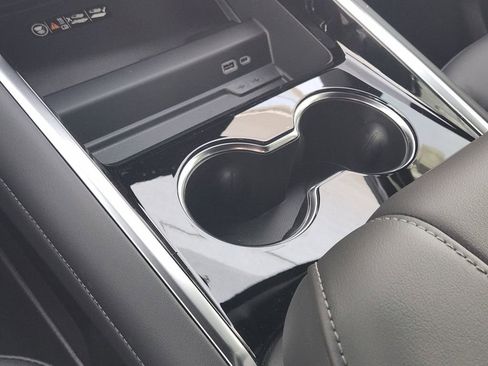 New 2026 Chevrolet Suburban Z71 w/ Comfort Package image 16