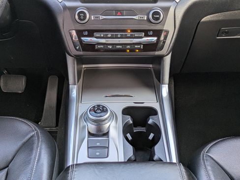 Used 2020 Ford Explorer XLT w/ Equipment Group 202A image 18