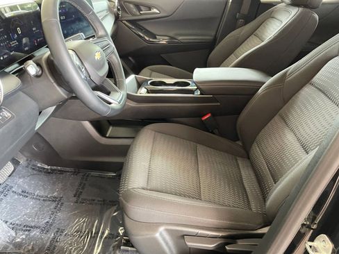 Used 2025 Chevrolet Equinox LT image 25