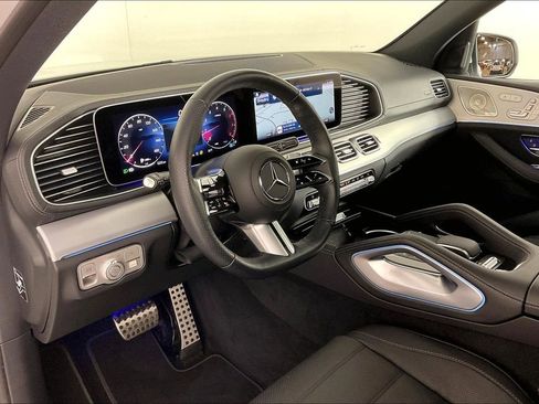 Certified 2025 Mercedes-Benz GLS 450 4MATIC image 11