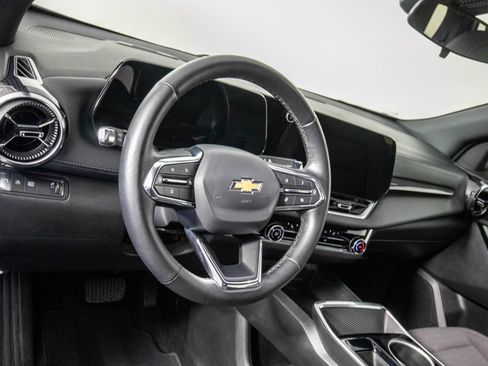 Used 2025 Chevrolet Equinox LT FWD image 15