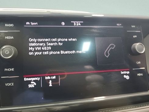 Used 2022 Volkswagen Taos SEL w/ Panoramic Sunroof Package image 6