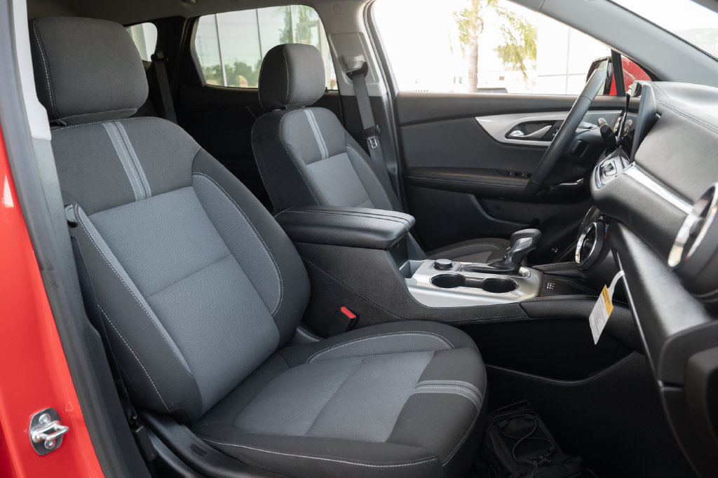 Used 2026 Chevrolet Blazer LT w/ Convenience Package FWD image 41
