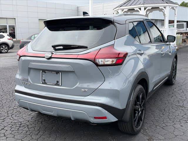 Used 2023 Nissan Kicks SR w/ SR Premium Package FWD image 3