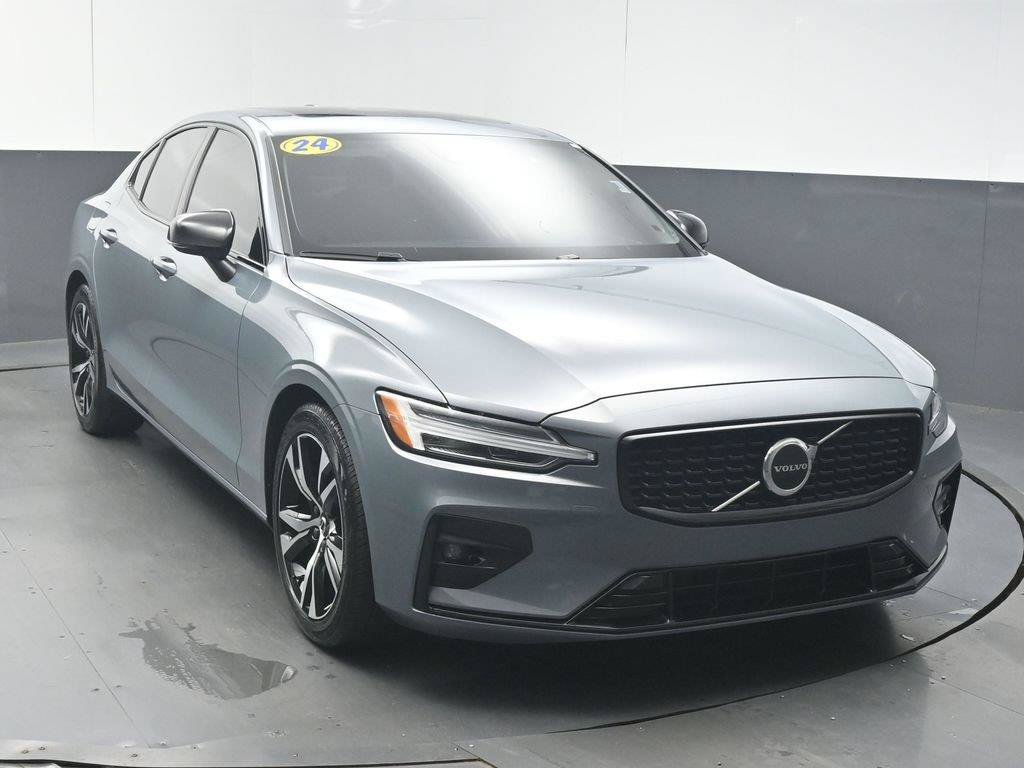 Used 2024 Volvo S60 B5 Core FWD image 2